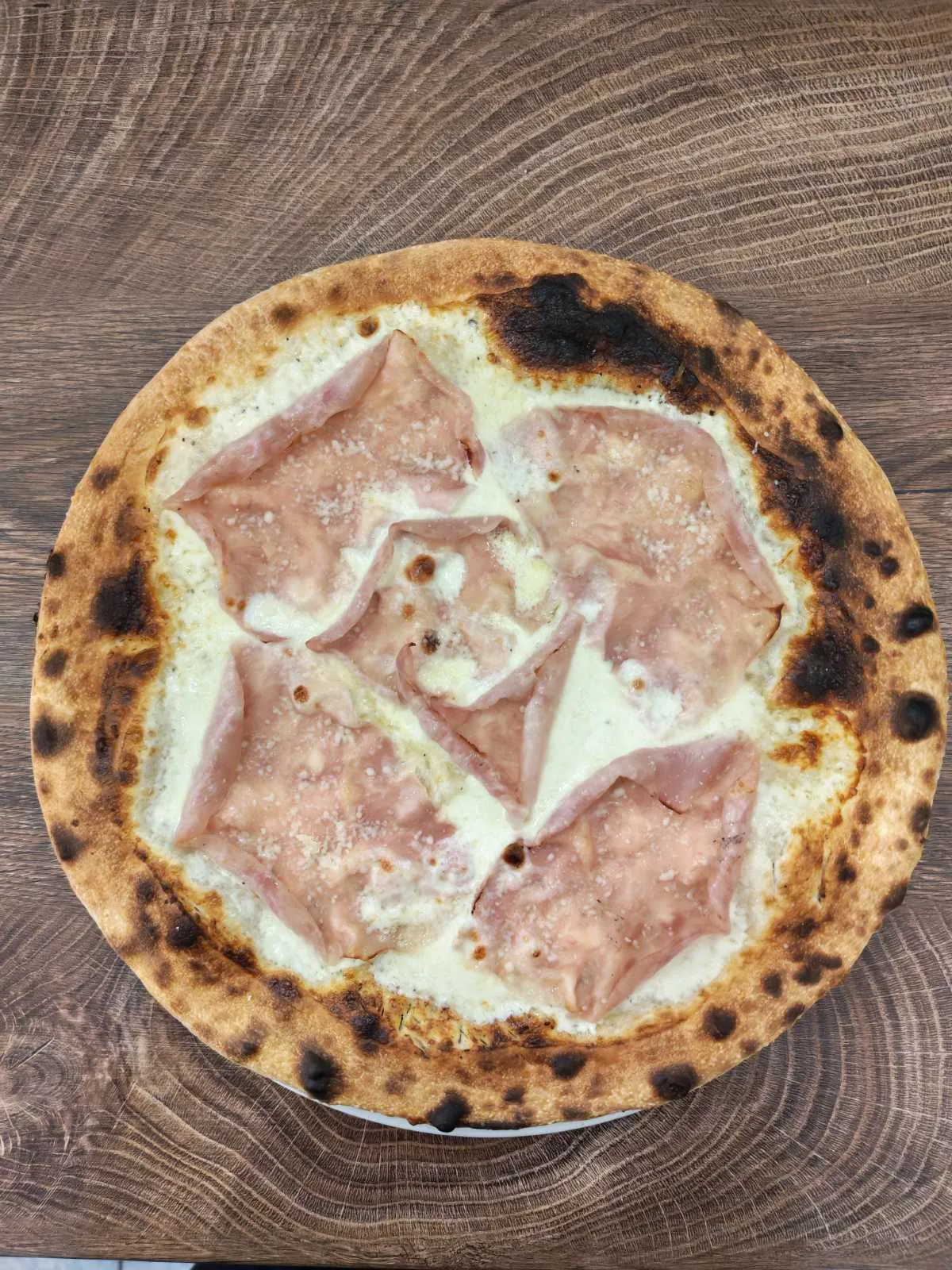 Mascarpone e Cotto pizza főtt sonkával