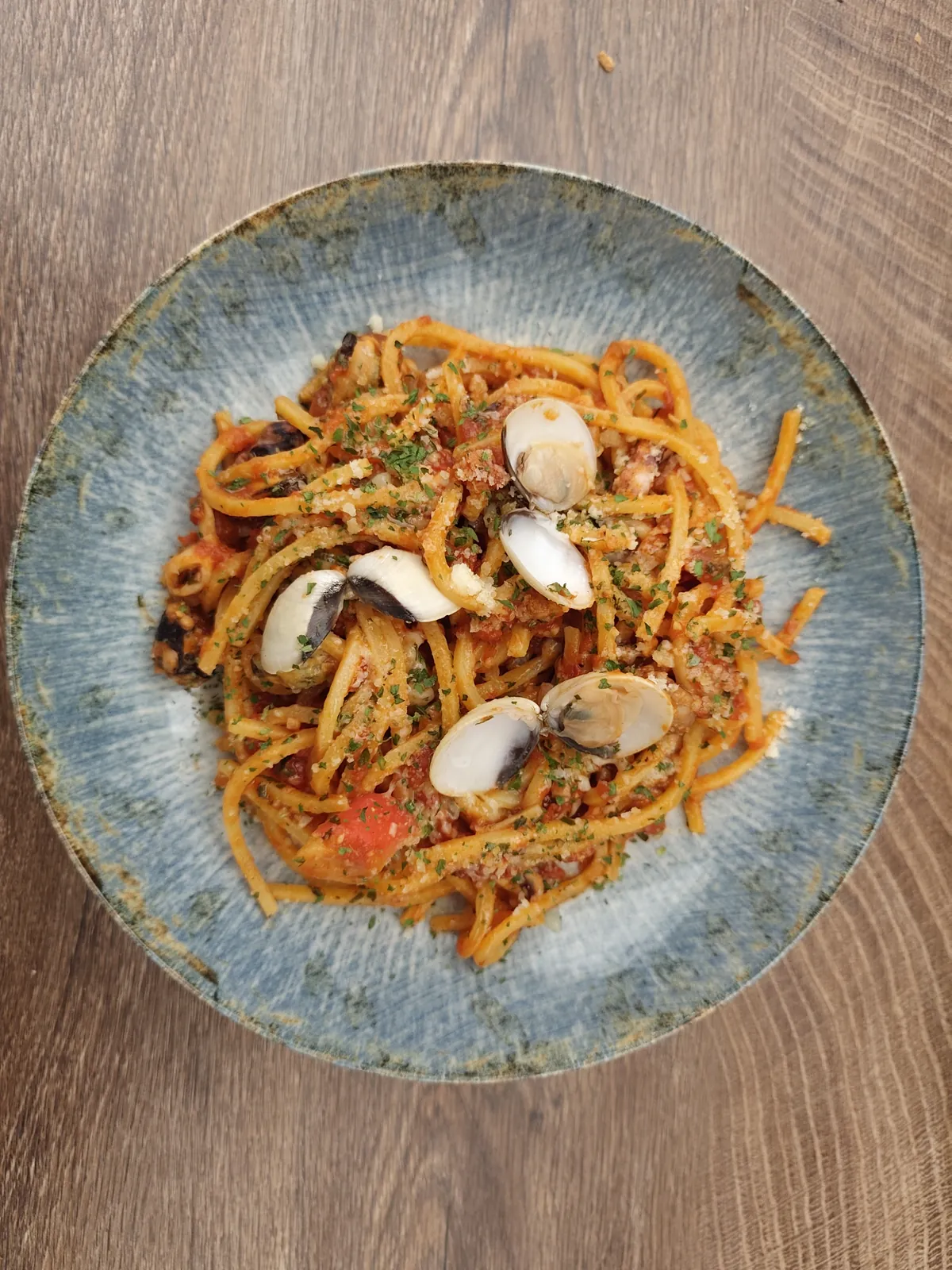Spaghetti Frutti di Mare kagylóval, paradicsomos mártással